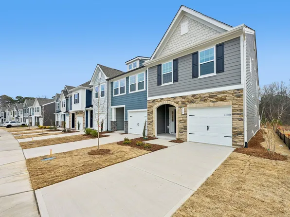 937 Kensley Grove Ln, Fuquay Varina, NC 27526