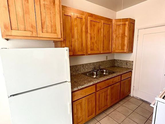 2nd image of 3783-3787 1/2 Park Blvd #4-3785