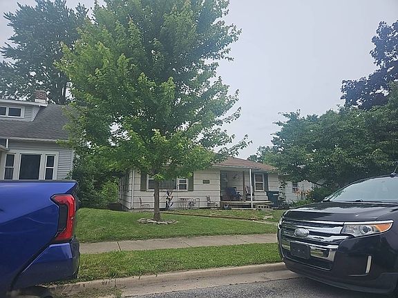 3rd image of 219 NW 6th St