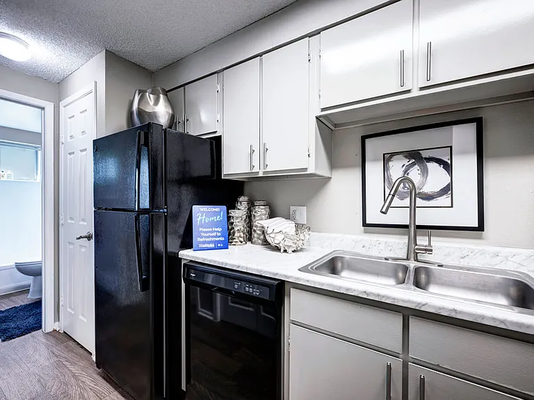 Ten 30 & Ten 49 Apartments — Photo 4