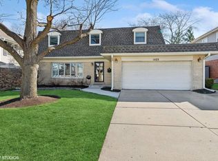 1423 N Walnut Ave, Arlington Heights, IL 60004