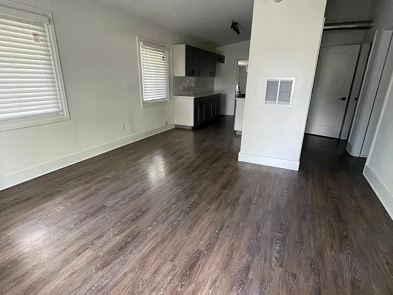 1321 Hugo St — Photo 8
