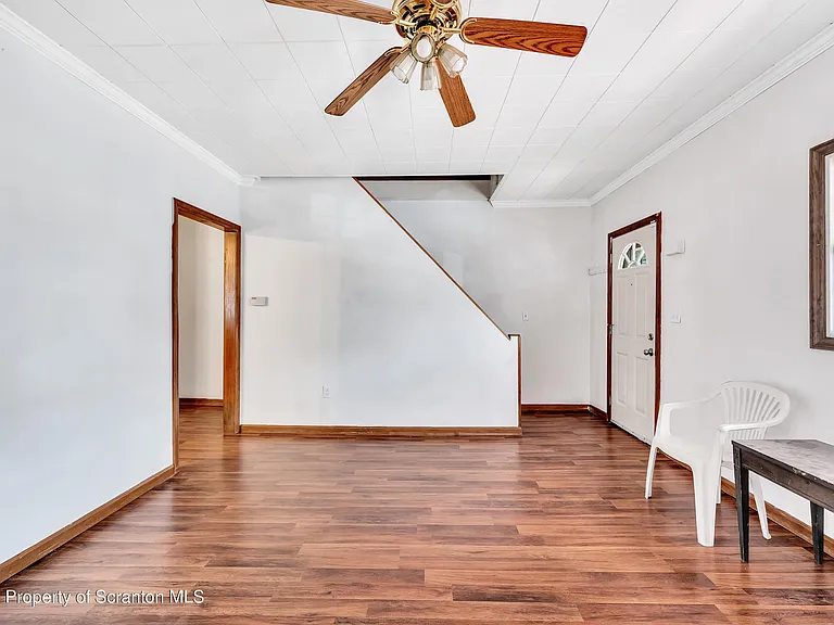 630 E Lackawanna Ave — Photo 6