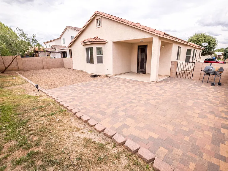 278 Bainbridge Dr — Photo 43