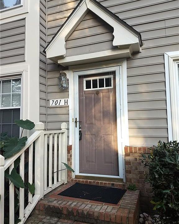 1st image of 701 New River Ct APT H