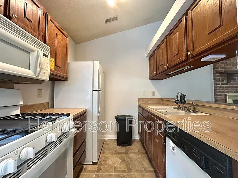 6718 Park Hickory Dr — Photo 6
