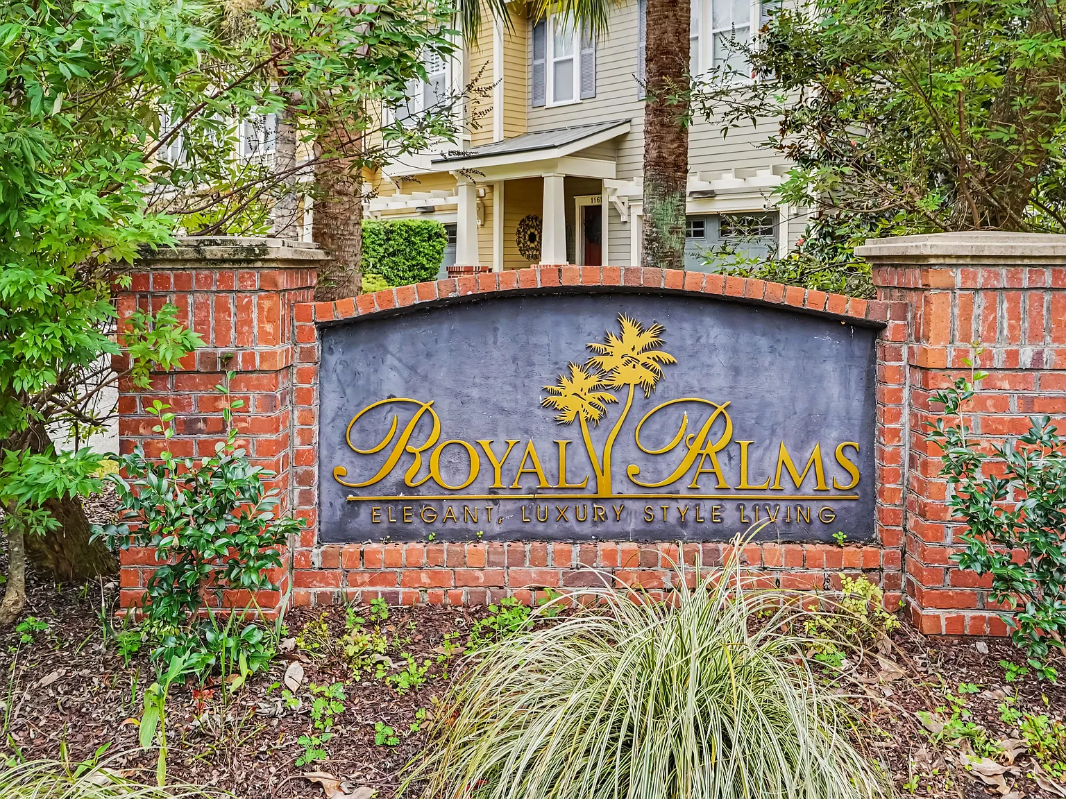 3 bed, 2.5 bath, 2182 sqft, $3,400 — Photo 2