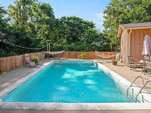 Swimming Pool & Patio