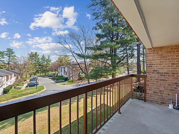 Large balcony off of living room.