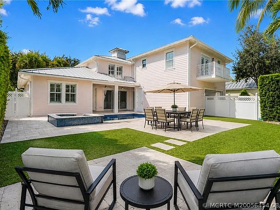 4th image of 1421 Windley Key Way