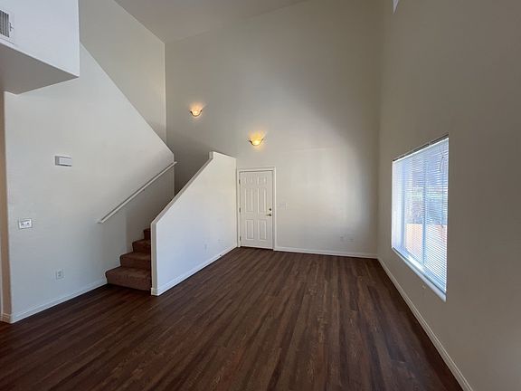 4th image of 4915 E Russell Rd Building 167-11