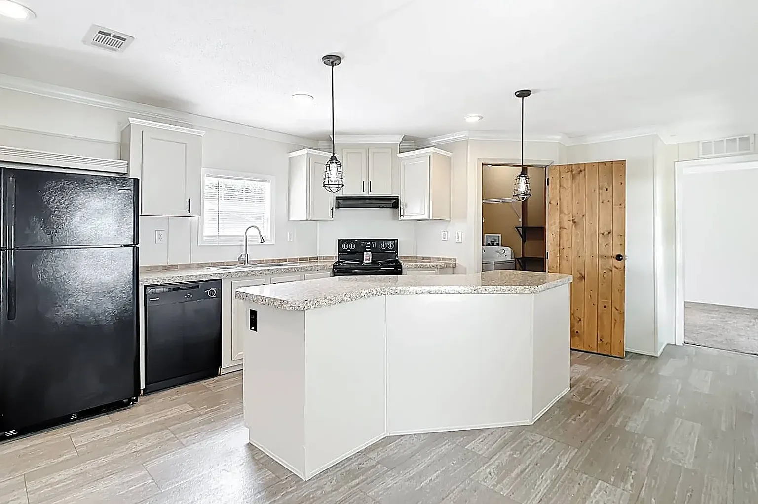2 bed, 1216 sqft, $1,350 — Photo 1