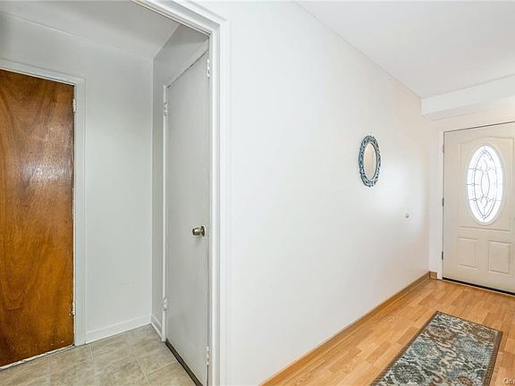 3rd image of 640 Park Ave