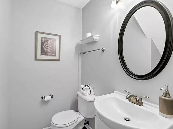 3rd image of 264 Orchard Hill Dr #264