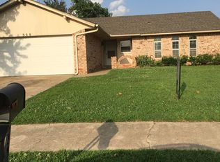848 N Robinson Ave, Moore, OK 73170