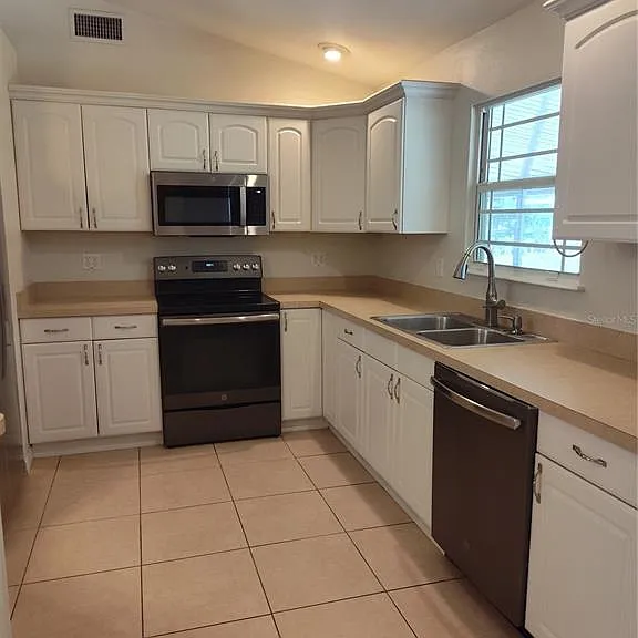 14165 SW 20th Pl — Photo 4