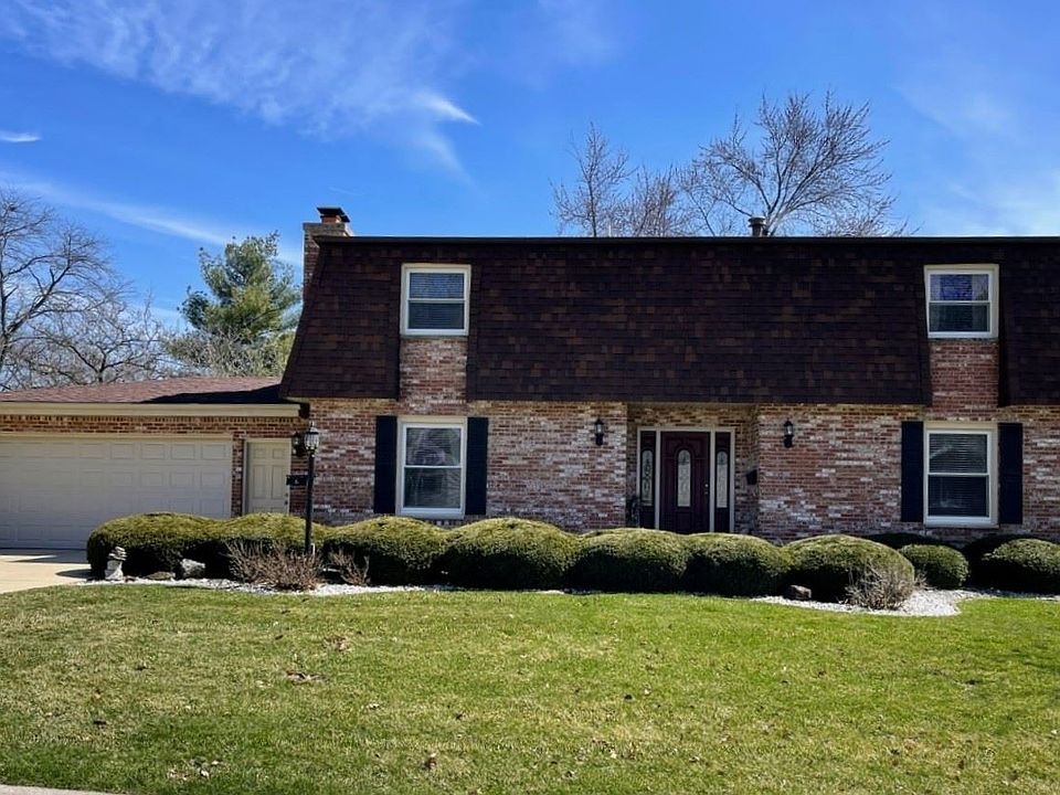 1st image of 6 Castle Coombe Dr
