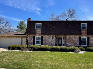 6 Castle Coombe Dr, Bourbonnais, IL 60914