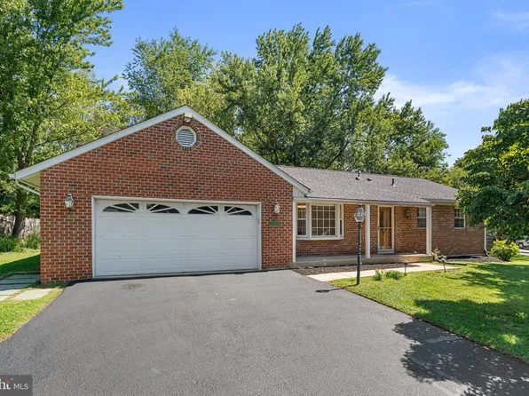 24101 Log House Rd, Gaithersburg, MD 20882