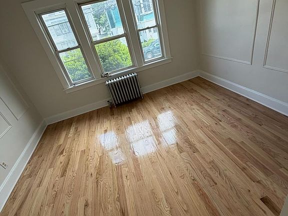5th image of 321 Vermont Ave #1