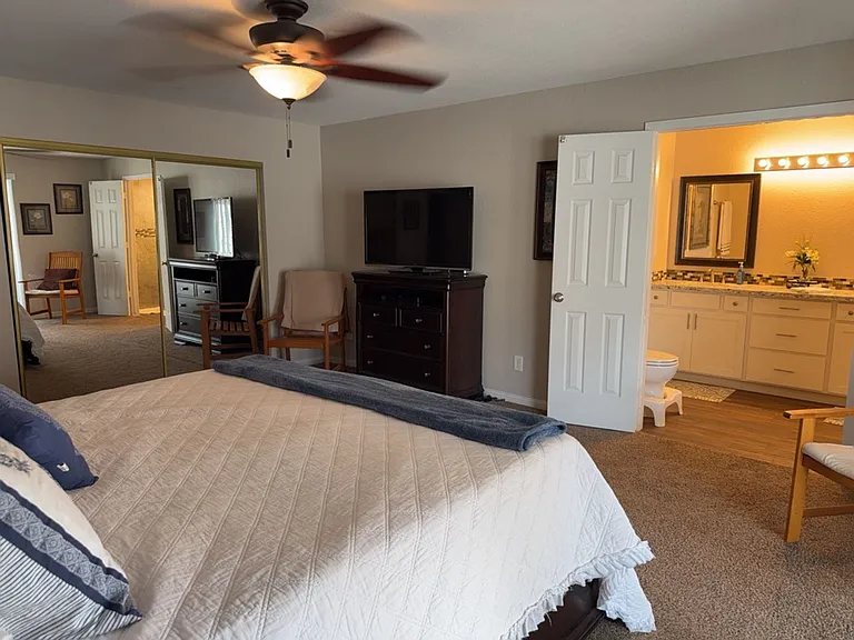 1910 Cabana Dr — Photo 16