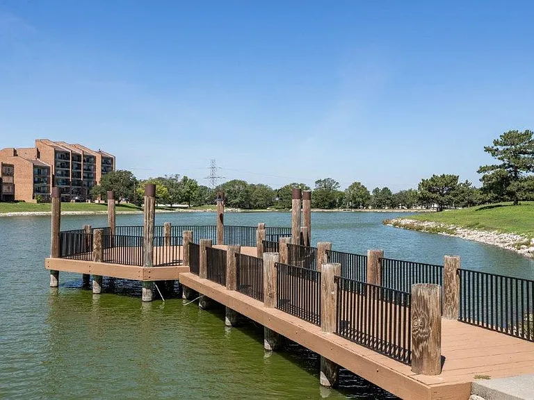 Regency Lakeside Apartment Homes — Photo 37