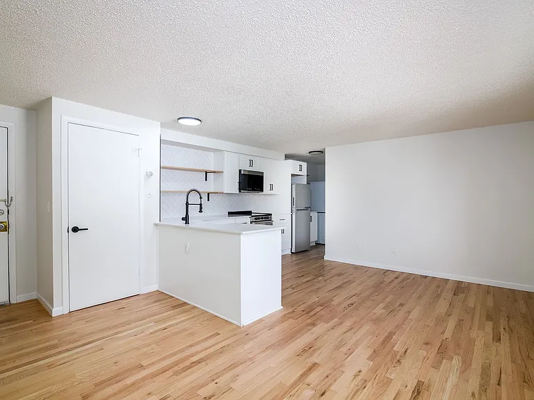Miner Court — Photo 4