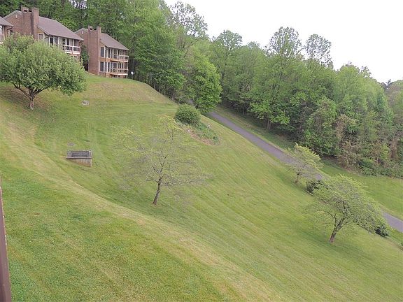 5th image of 70 Doe Highlands Dr