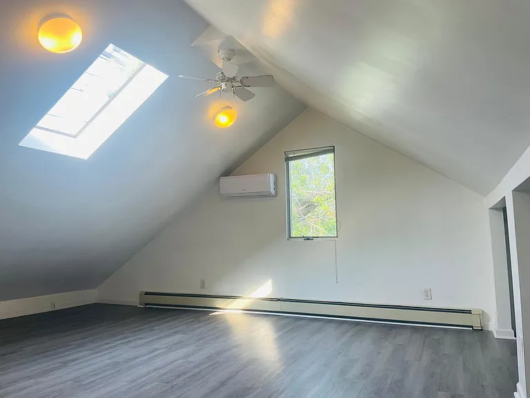 635 N Huron St — Photo 14