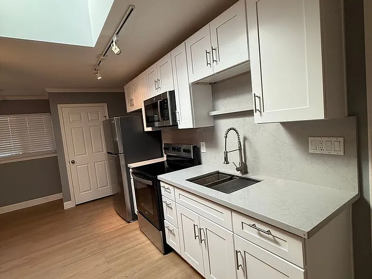 33 Mary Ct — Photo 9