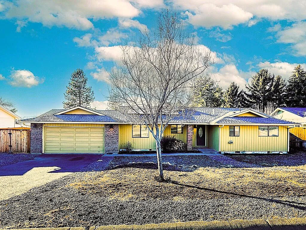 2106 Dawn Dr photo 1