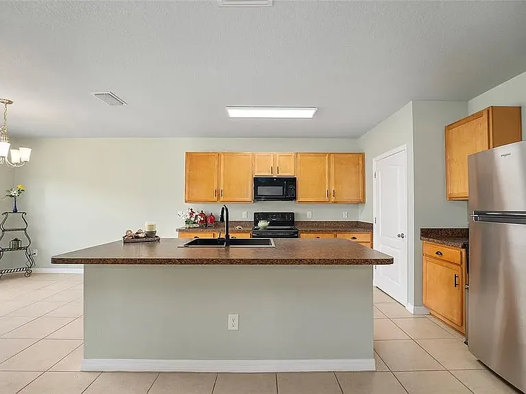 6742 SW 64th Ave — Photo 6