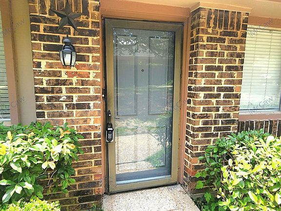 2nd image of 4402 Tophill Ln
