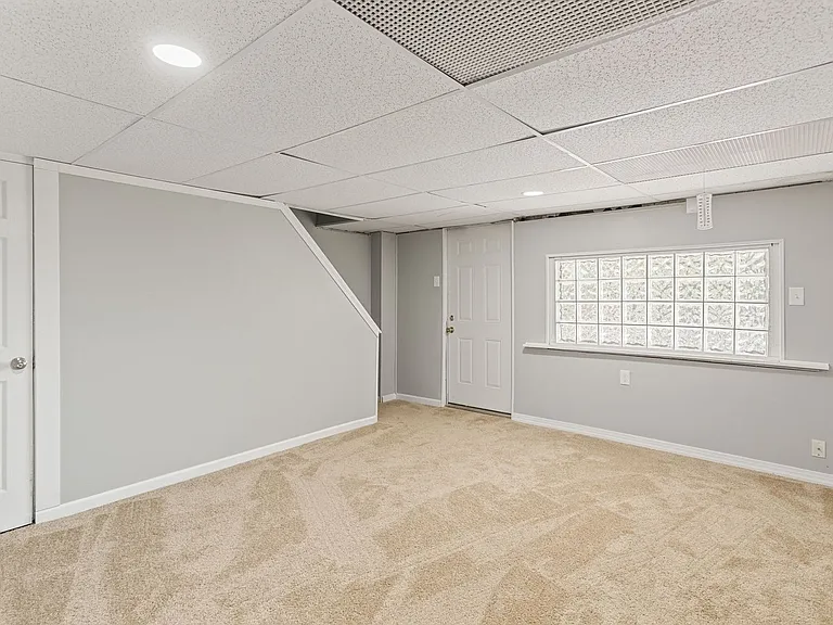 147 Amabell St — Photo 20