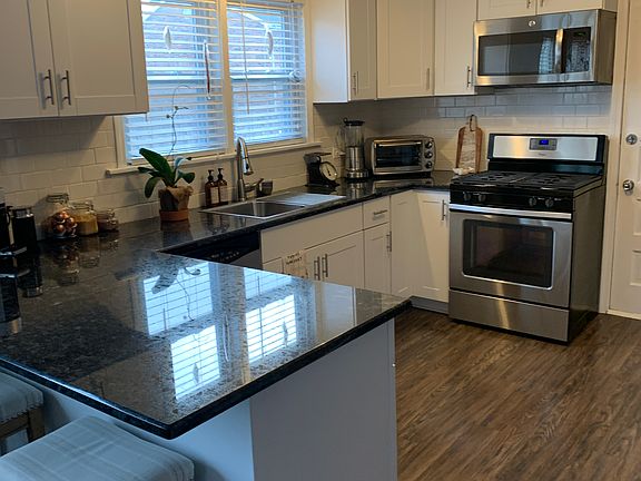 4th image of 146 N Brockway St APT 1