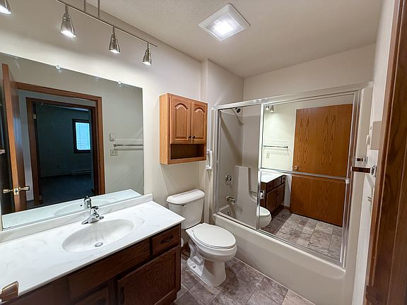 2nd image of 410 Cedar Ct APT 6