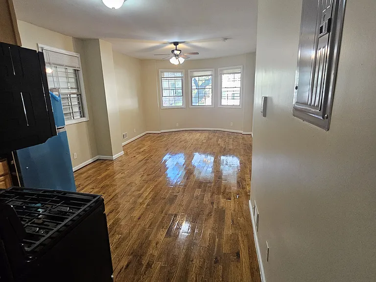 636 S 20th St #1 — Photo 2