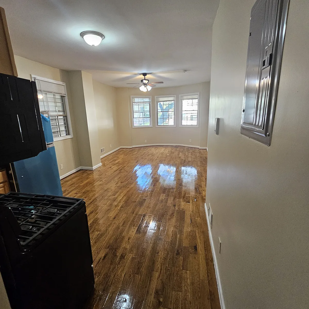 Building Photo - 636 S 20th St #1