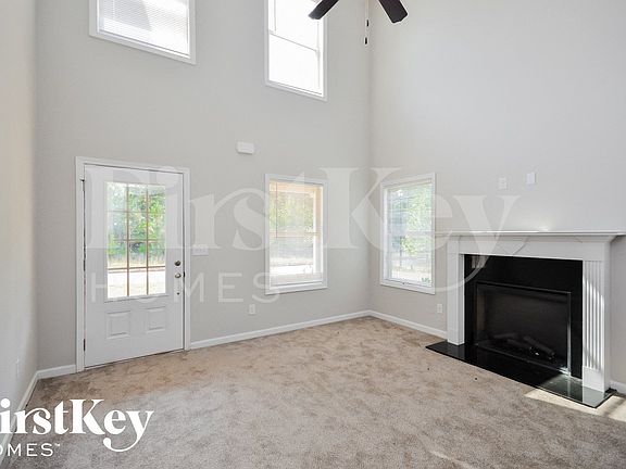 2nd image of 145 Ascott Trce