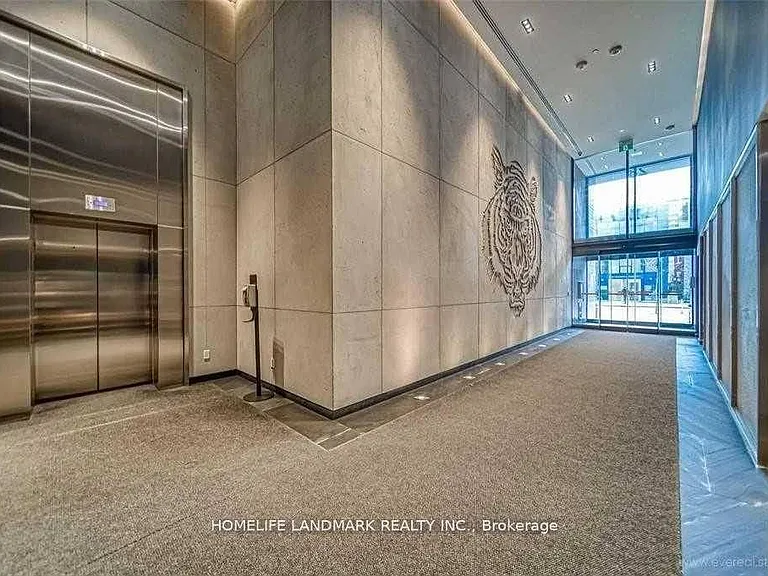 28 Wellesley St E #605 — Photo 4