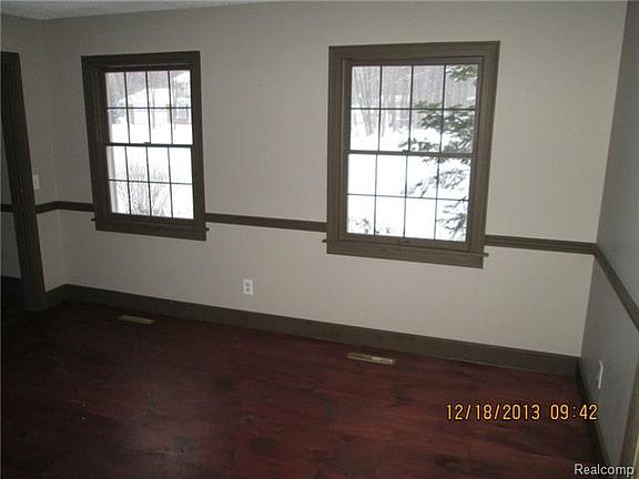 4th image of 3451 West Dr