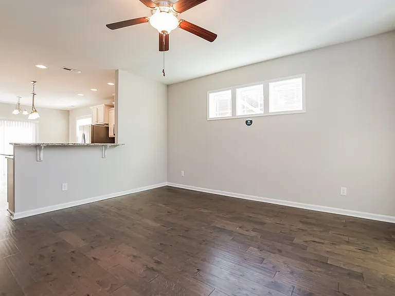 229 Lanier Pl — Photo 4