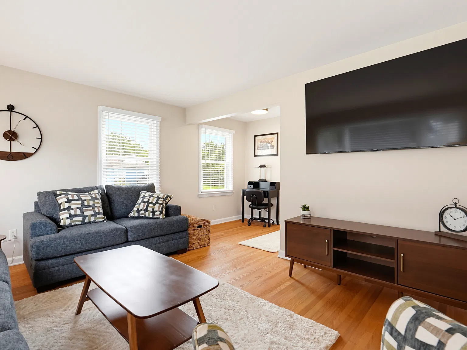 3 bed, 1.5 bath, 1248 sqft, $3,000 — Photo 3