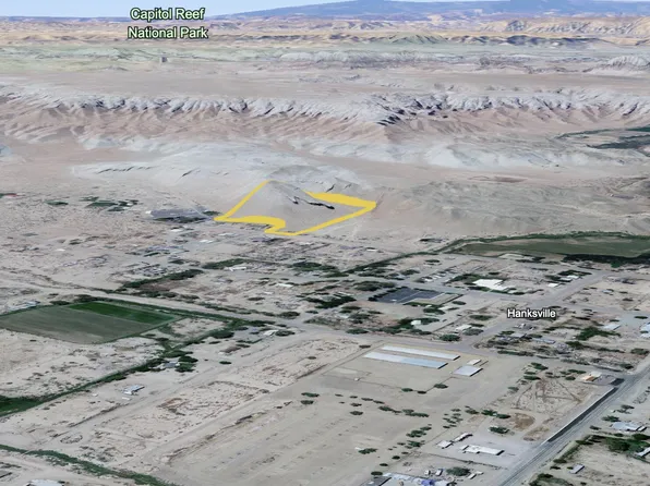 202 100th W, Hanksville, UT 84734