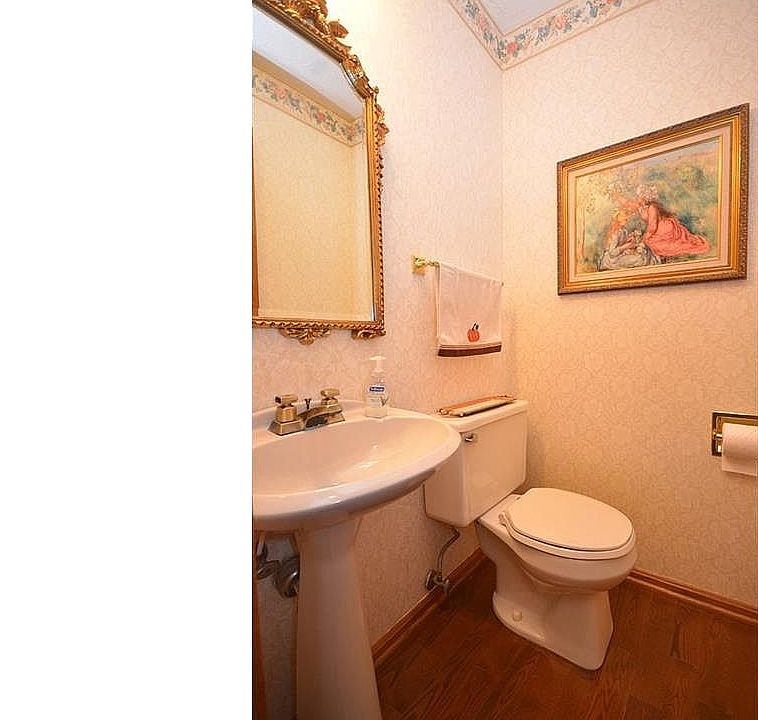 1st image of 1120 Grovewood Dr
