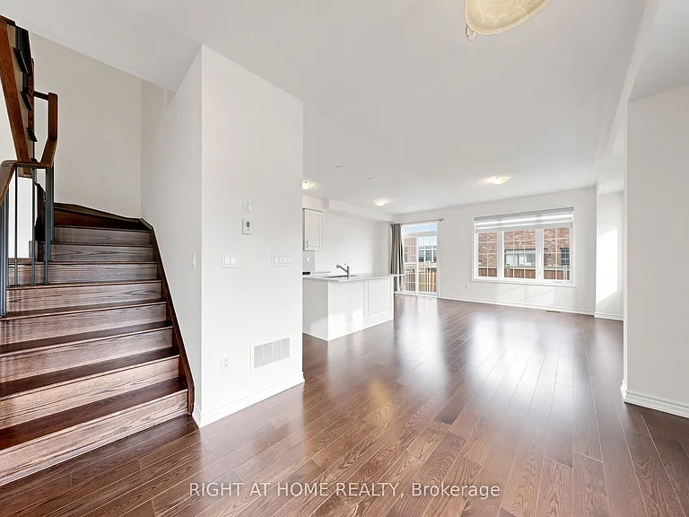 90 Laing Dr — Photo 9