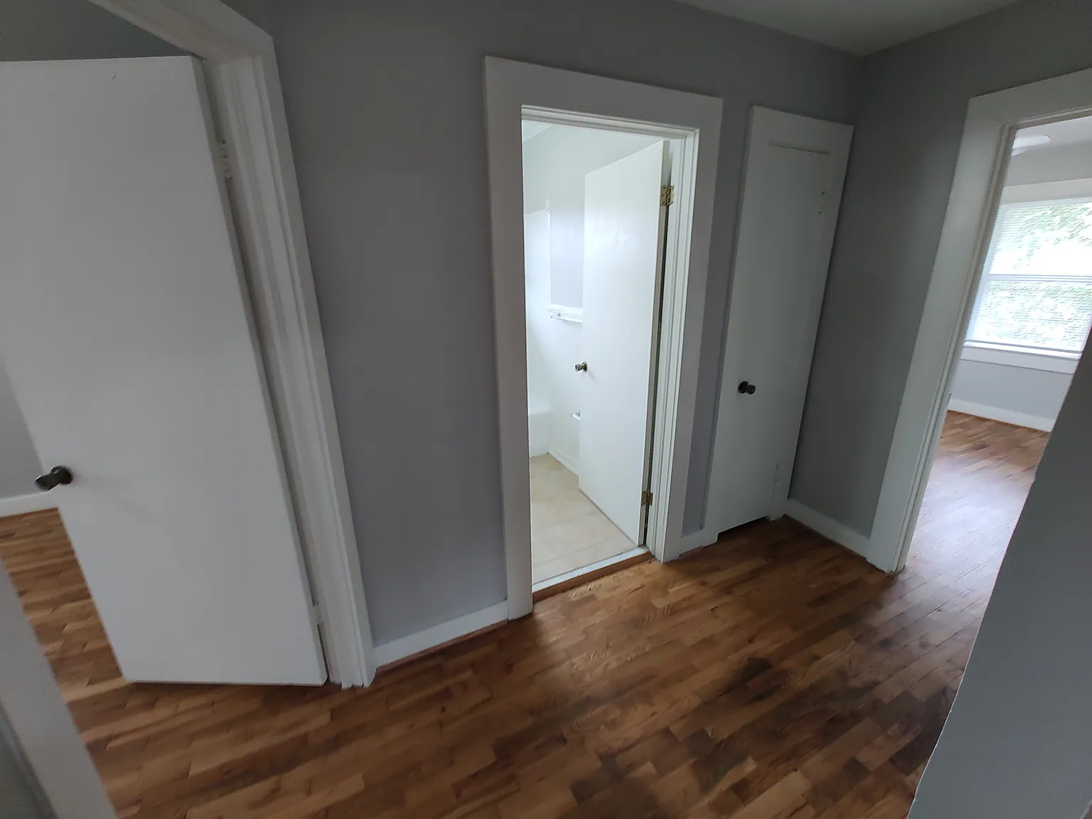 2 bed, 860 sqft, $995 — Photo 2