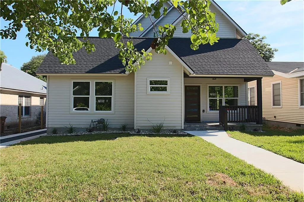 8 bed, 8.5 bath, 2096 sqft, $14,790 — Photo 3