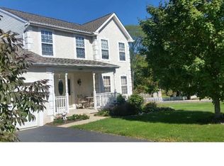 1600 Lucas Ct, Quakertown, PA 18951