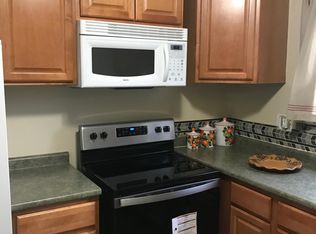 24635 Clareshire Dr APT 103, North Olmsted, OH 44070